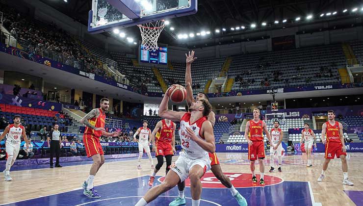 A Milli Erkek Basketbol Takımı, İspanya’ya 72-69 yenildi
