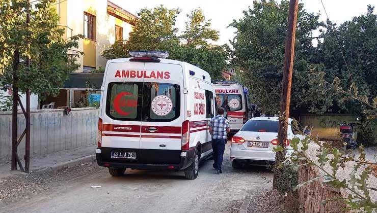 Trafikte tartışıp kendisini takip eden 5 kişiyi evinin önünde vurdu