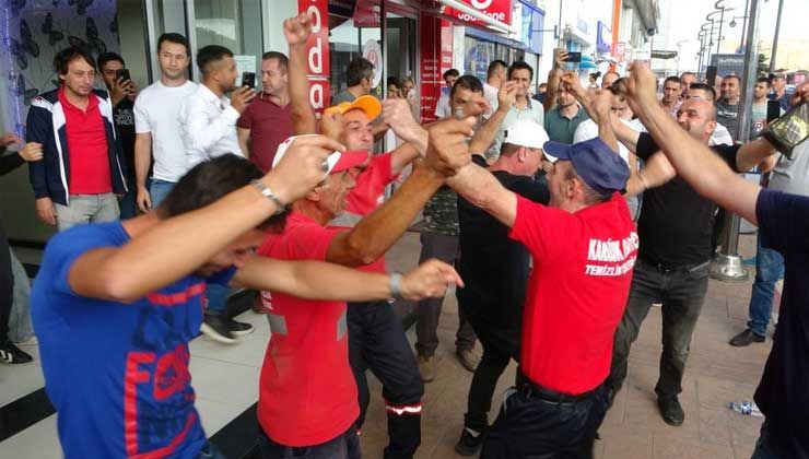 En düşük maaş 8 bin TL oldu, işçiler göbek atarak kutladı