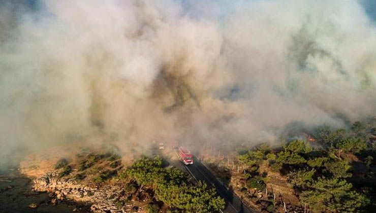 Mersin’deki orman yangını kontrol altında! Soğutma çalışmaları sürüyor