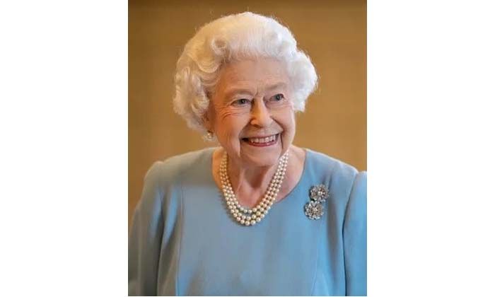 Kraliçe II. Elizabeth ne zaman tahta oturdu?