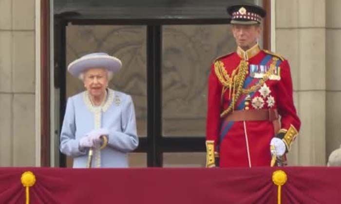 Buckingham Sarayı: Kraliçe Elizabeth hayatını kaybetti