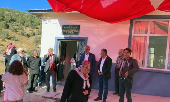 Demet Akalın’dan eğitime destek