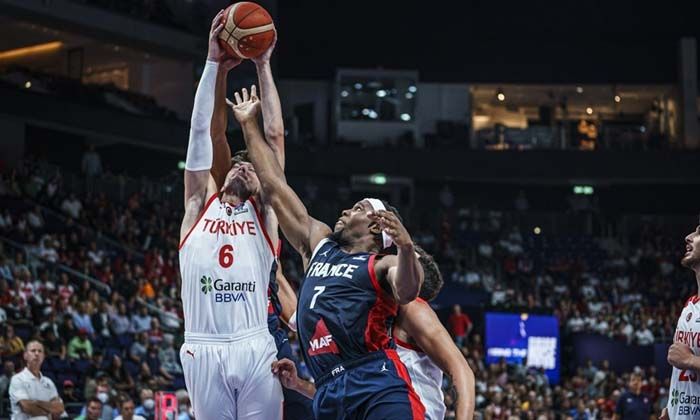 12 Dev Adam fırsatı tepti, Fransa’ya uzatmada mağlup oldu