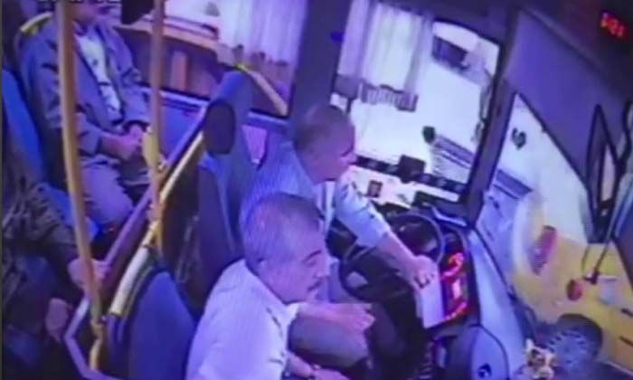 Kahraman otobüs şoförü hayat kurtardı