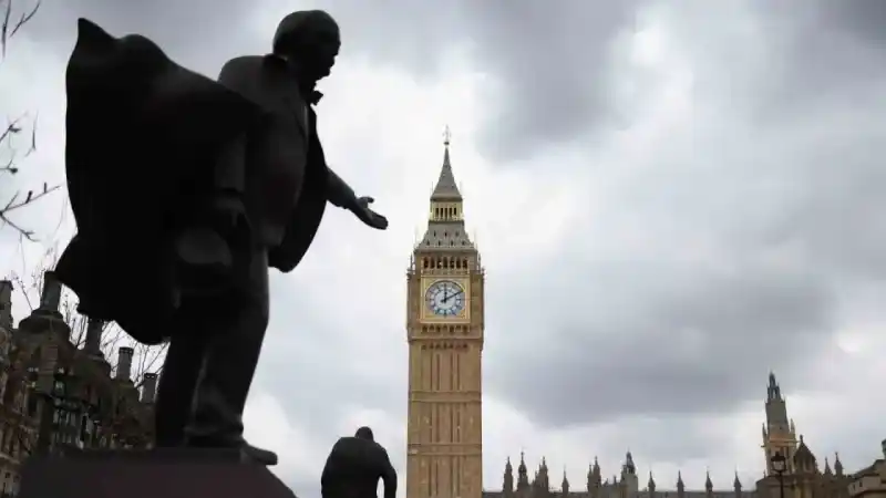 İngiltere hükümetinin göçmenleri Ruanda’ya gönderme planına parlamentodan onay İngiltere hükümetinin göçmenleri Ruanda’ya gönderme planına parlamentodan onay