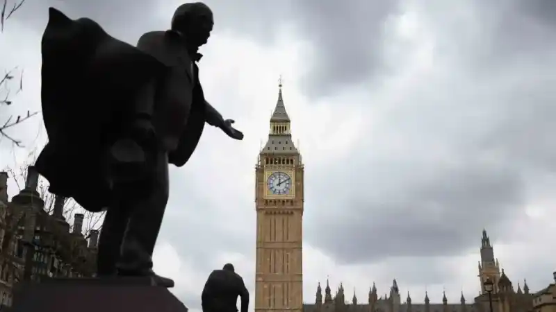 İngiltere hükümetinin göçmenleri Ruanda’ya gönderme planına parlamentodan onay İngiltere hükümetinin göçmenleri Ruanda’ya gönderme planına parlamentodan onay