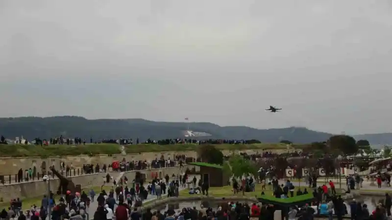 Çanakkale’de SOLOTÜRK nefesleri kesti