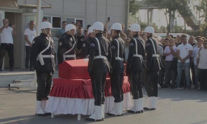 Kaza kurşunuyla ölen polis Kenan Baş’ın cenazesi memleketi Samsun’a uğurlandı