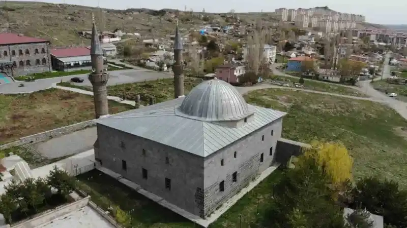 "Ulu Camii’de Ermeniler 285 Türk’ü diri diri yaktı"