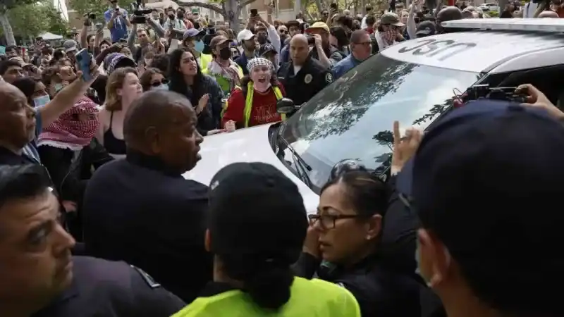 ABD’de üniversitelerde Gazze’ye destek gösterileri sürüyor
