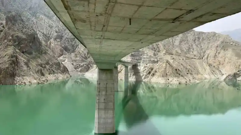 Artvin’de kayma ve çatlamaların meydana geldiği viyadük sürücüleri tedirgin ediyor