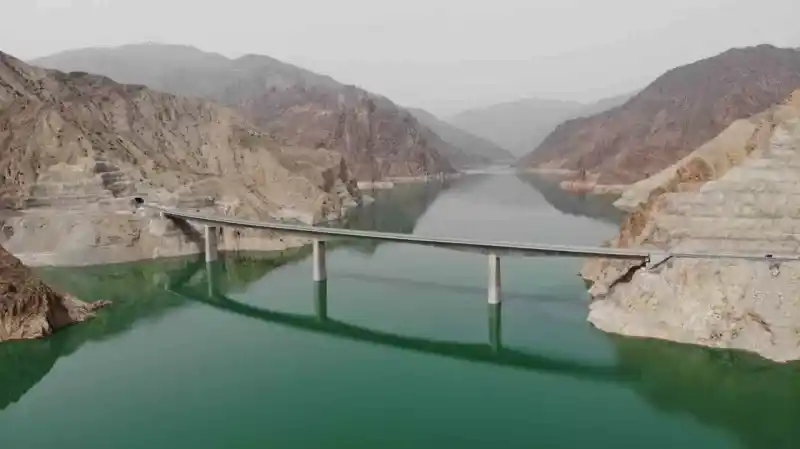 Artvin’de kayma ve çatlamaların meydana geldiği viyadük sürücüleri tedirgin ediyor