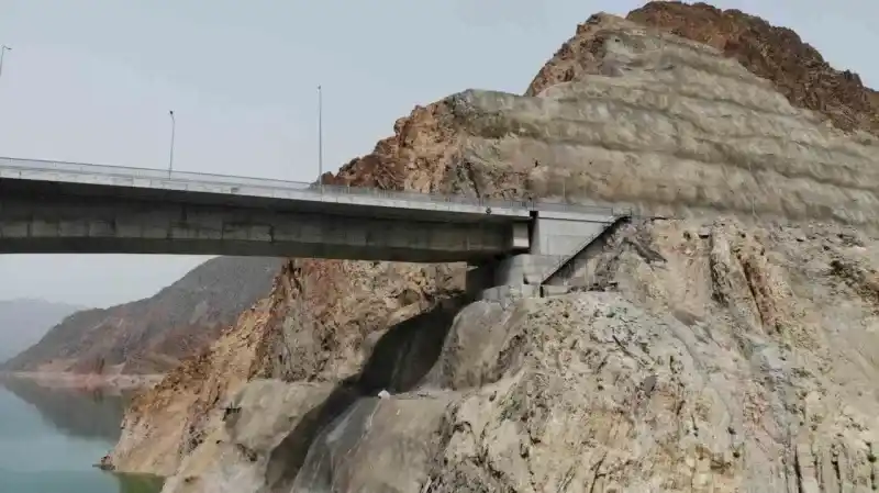 Artvin’de kayma ve çatlamaların meydana geldiği viyadük sürücüleri tedirgin ediyor