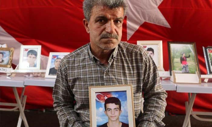 Evlat nöbetindeki babadan oğluna çağrı: “Fırsat bulduğun an kaç gel”