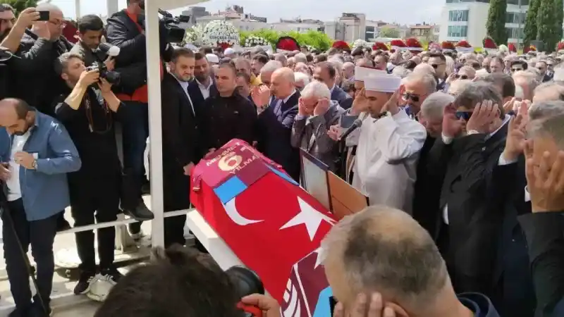 Mehmet Ali Yılmaz son yolculuğuna uğurlandı Mehmet Ali Yılmaz son yolculuğuna uğurlandı