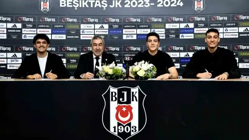 Beşiktaş, Tayyip Talha Sanuç ile 3 genç futbolcusunun sözleşmesini yeniledi Beşiktaş, Tayyip Talha Sanuç ile 3 genç futbolcusunun sözleşmesini yeniledi