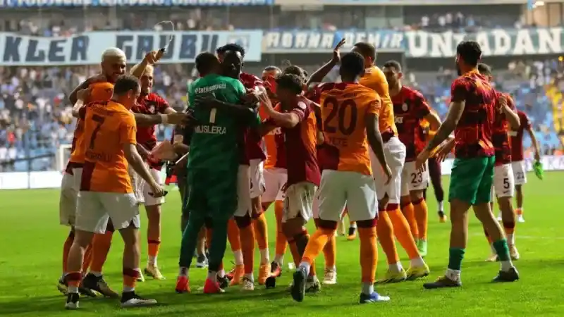 Galatasaray, Süper Lig puan rekorunu egale etti Galatasaray, Süper Lig puan rekorunu egale etti