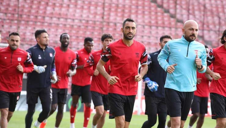 Sivasspor’un formaları havaalanında kayboldu!