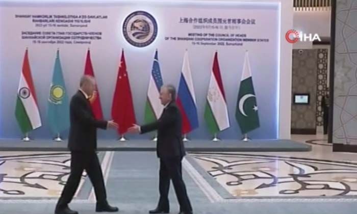 Cumhurbaşkanı Erdoğan, Şanghay İşbirliği Örgütü Zirvesi için kongre salonuna geldi