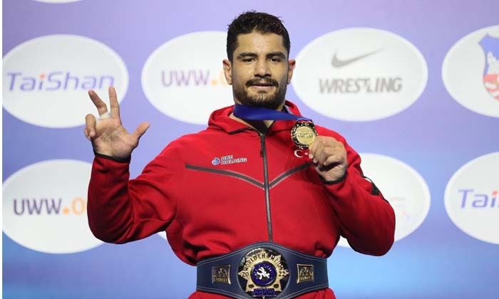 Taha Akgül: Altın kemerle uyuyacağım