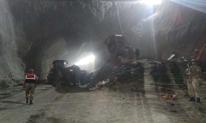 Tünel inşaatında göçük! 2 işçi feci şekilde hayatını kaybetti