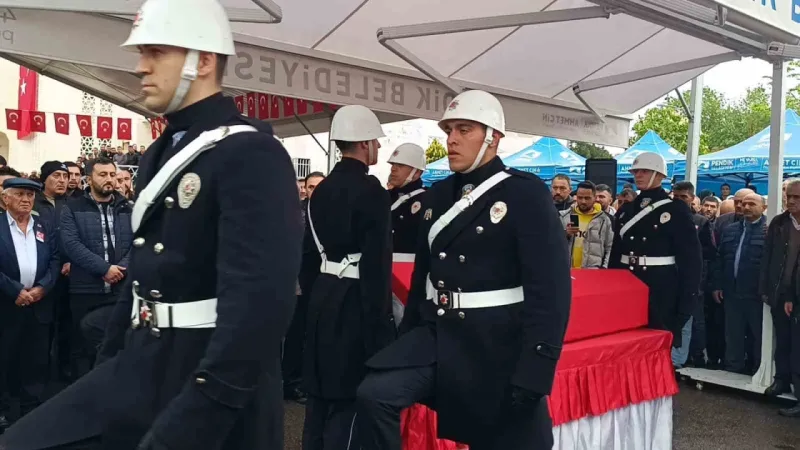 Adıyaman’da şehit olan Komiser Gökhan Özer son yolculuğuna uğurlandı Adıyaman’da şehit olan Komiser Gökhan Özer son yolculuğuna uğurlandı