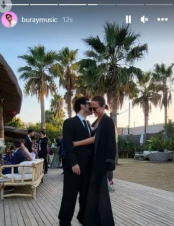 Buray ve Ayşe Özyılmazel aşkını ilan etti! Romantik poz geldi