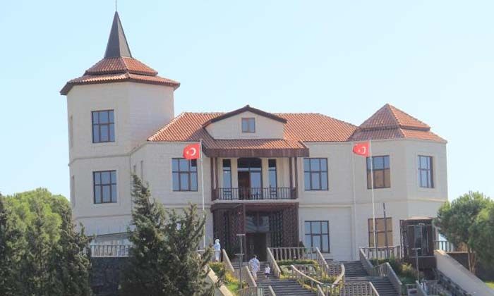 Merhum Başbakan Menderes, köyünde unutuldu