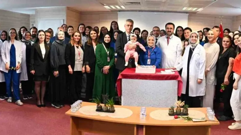 İstanbul İl Sağlık Müdürü Prof. Dr. Memişoğlu’ndan ‘Doğum koçluğu’ tepkisi: "Sağlıkla alakası olmayanlar başka şeyler telkin ediyor" İstanbul İl Sağlık Müdürü Prof. Dr. Memişoğlu’ndan ‘Doğum koçluğu’ tepkisi: "Sağlıkla alakası olmayanlar başka şeyler telkin ediyor"