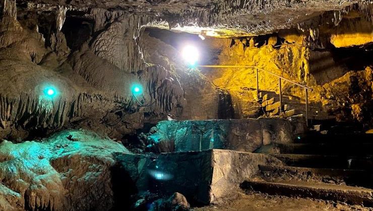 Duyan bu mağaraya akın ediyor