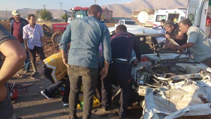 Otomobil ile traktör çarpıştı: Mustafa Kılıç hayatını kaybetti