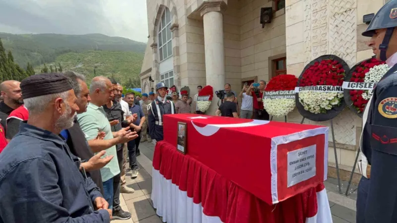 Şehit Uzman Çavuş Ertaş’a hüzünlü veda Şehit Uzman Çavuş Ertaş’a hüzünlü veda