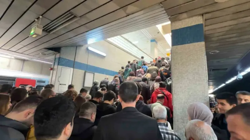 Ankara’da sağanak nedeniyle bazı metro istasyonları hizmet dışı kaldı Ankara’da sağanak nedeniyle bazı metro istasyonları hizmet dışı kaldı