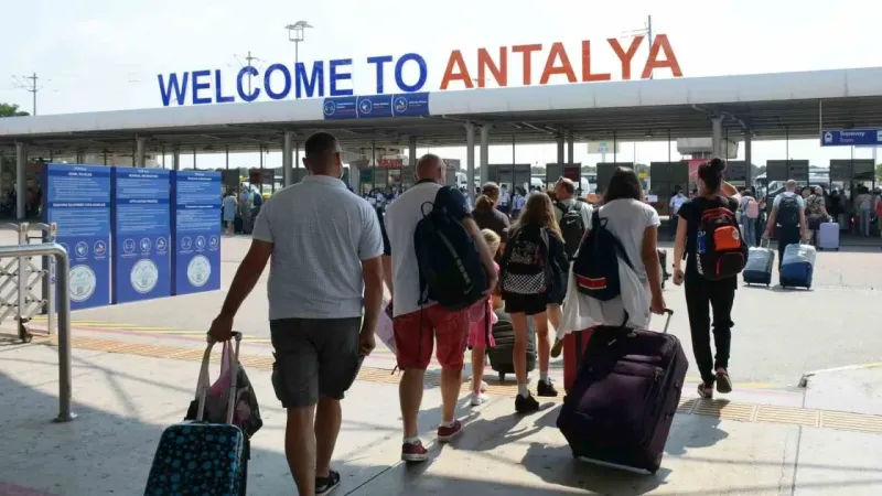 Antalya’dan yeni turist rekoru Antalya’dan yeni turist rekoru