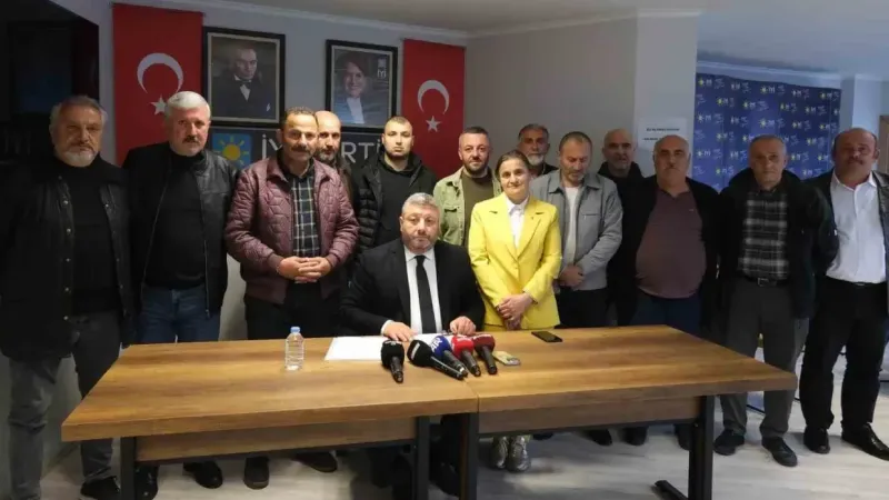 İYİ Parti Trabzon’da istifalar sürüyor İYİ Parti Trabzon’da istifalar sürüyor
