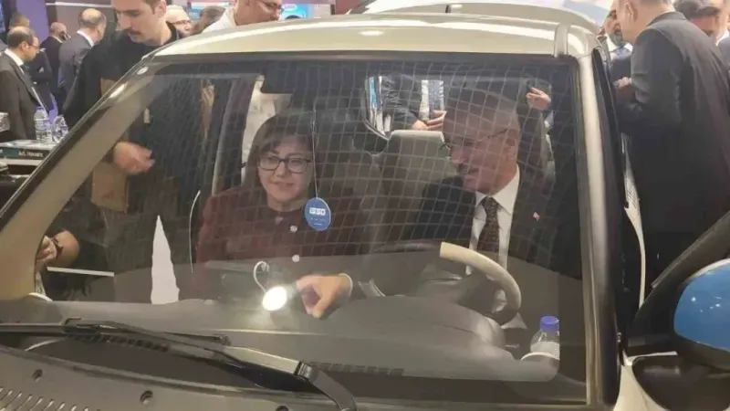 Yüzde yüz yerli ve elektrikli mini araç “Mango Car” Ankara’da tanıtıldı Yüzde yüz yerli ve elektrikli mini araç “Mango Car” Ankara’da tanıtıldı