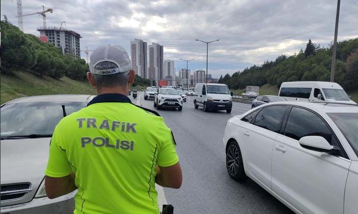 İstanbul’da trafik denetimi: Kurallara uymayanlara ceza yağdı