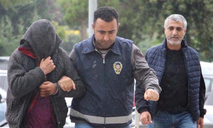 Bankadan emekli maaşını çeken yaşlı adamın 5 bin lirasını gasp etti