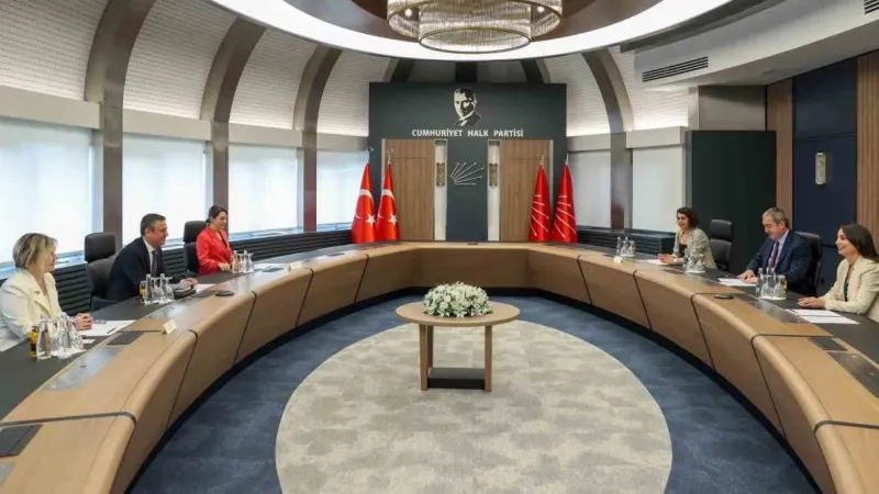 DEM Parti’den CHP’ye ziyaret DEM Parti’den CHP’ye ziyaret