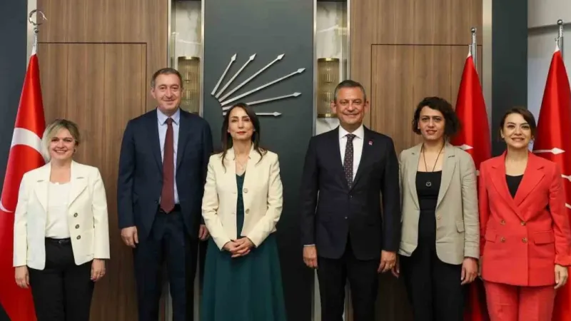 DEM Parti’den CHP’ye ziyaret DEM Parti’den CHP’ye ziyaret