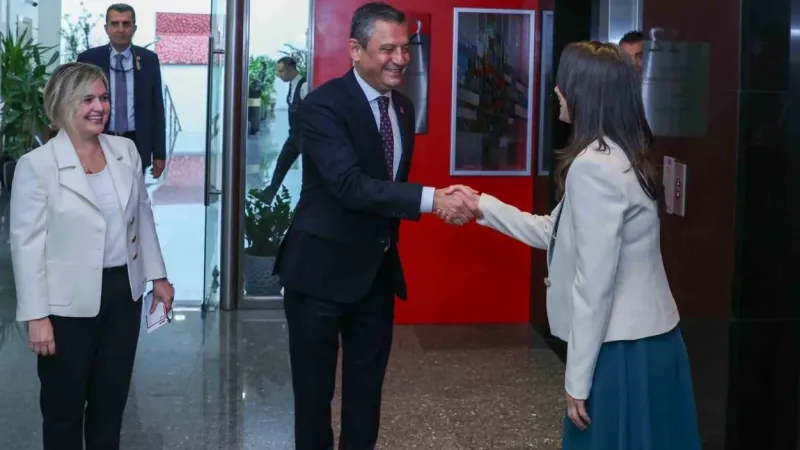 DEM Parti’den CHP’ye ziyaret DEM Parti’den CHP’ye ziyaret