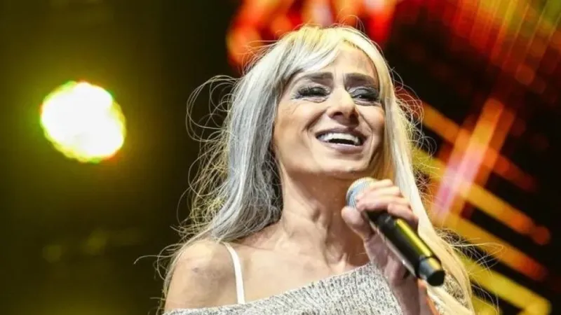 Ünlü şarkıcı Yıldız Tilbe, polis aracına çarptı Ünlü şarkıcı Yıldız Tilbe, polis aracına çarptı
