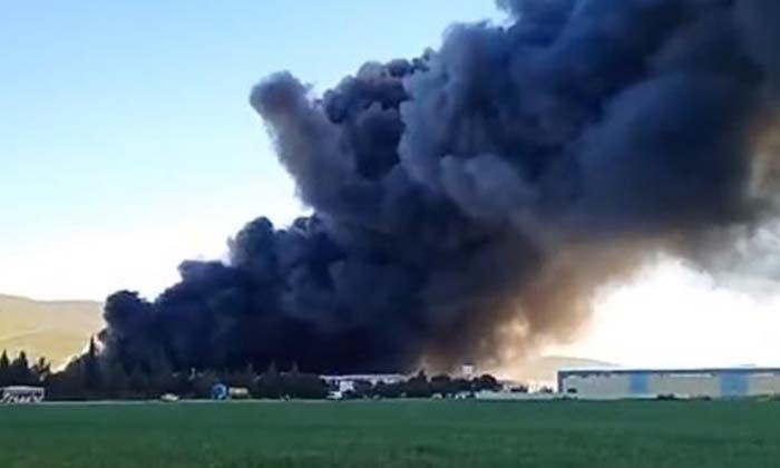 İzmir’de yatak fabrikasında yangın çıktı