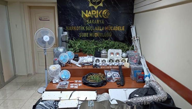 Evin bodrum katına kurduğu özel odalarda uyuşturucu üretiyordu, polis ekiplerinden kaçamadı