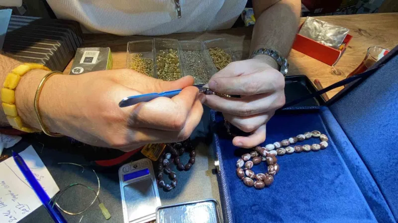 Bu tespihler 85 bin liradan alıcı buluyor Bu tespihler 85 bin liradan alıcı buluyor