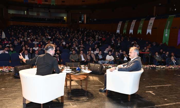 Başkan Aktaş’la gençlik söyleşisi