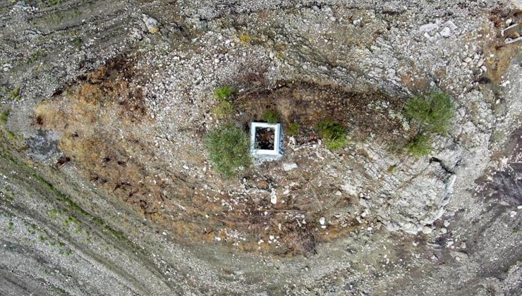 Kuraklığın ortaya çıkardığı mezarı bakın ne yaptılar