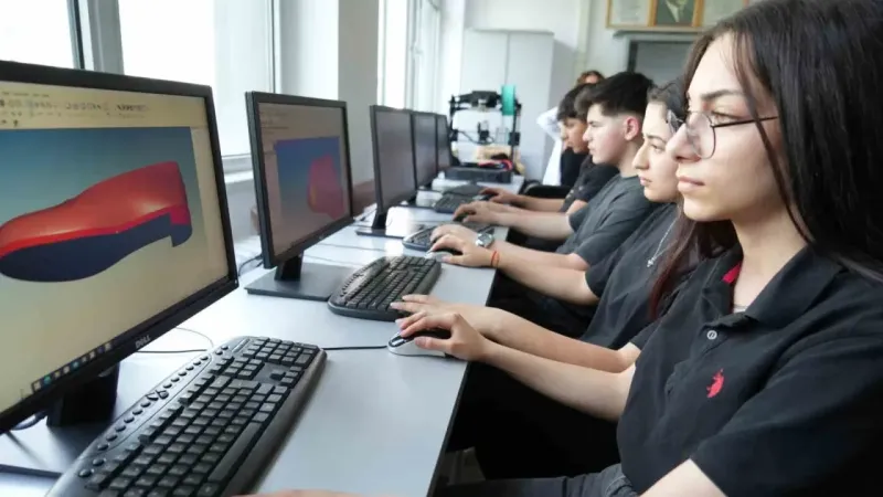 Türkiye’nin ilk ayakkabı üreten lisesi