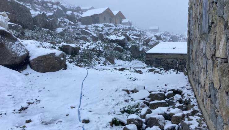 Yurda mevsimin ilk karı yağdı